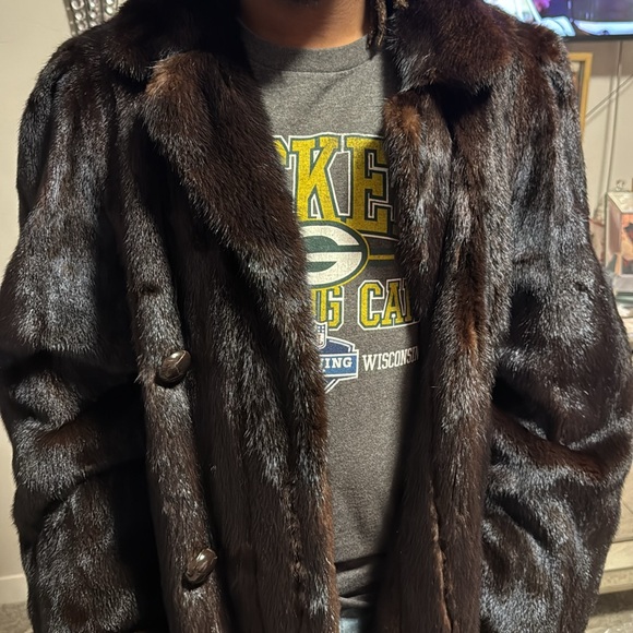 Mahogany 100% Authentic Mink Coat - Picture 7 of 11